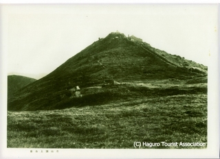 43.戦前の月山頂上全景.jpg
